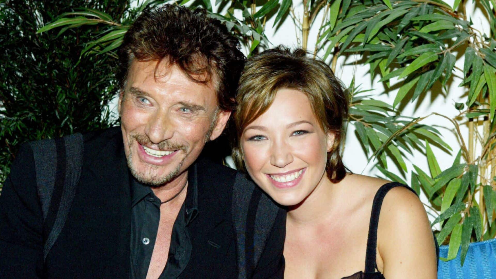 Laura Smet : elle explique ce qu'elle a ressenti en voyant le corps de Johnny Hallyday