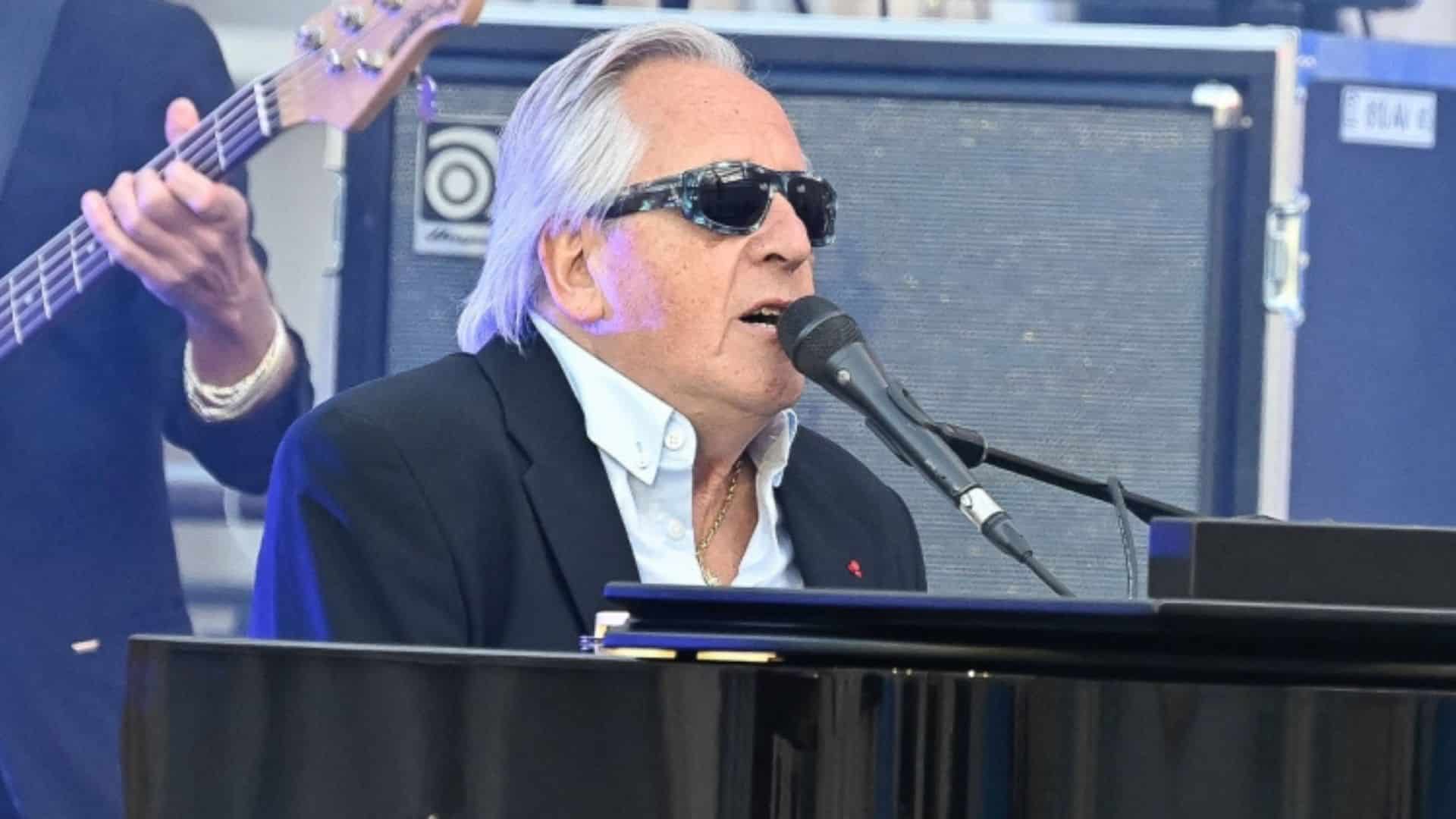 Gilbert Montagné : le chanteur tombe brusquement de la scène en plein concert, les dernières nouvelles