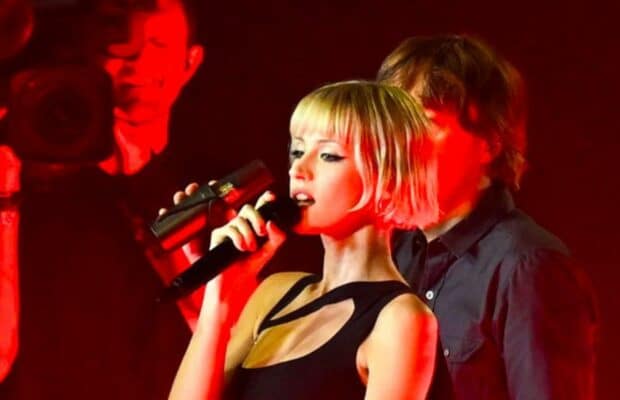 Angèle : la chanteuse montre les coulisses de la cérémonie de clôture des JO de Paris