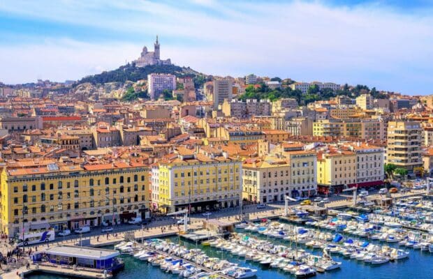 Marseille : un homme se fait voler sa montre, il se venge en écrasant les voleurs