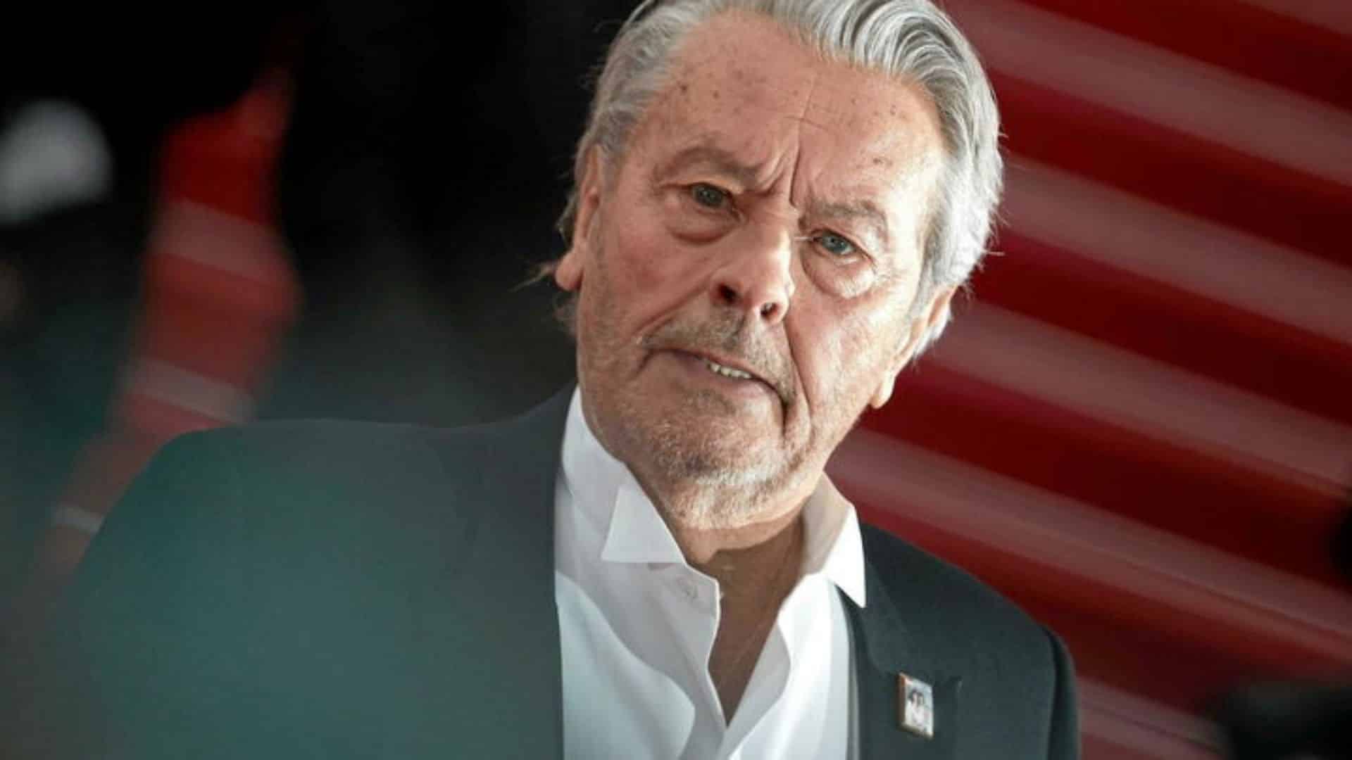 Alain Delon : son chauffeur et garde du corps se confie sur l’acteur