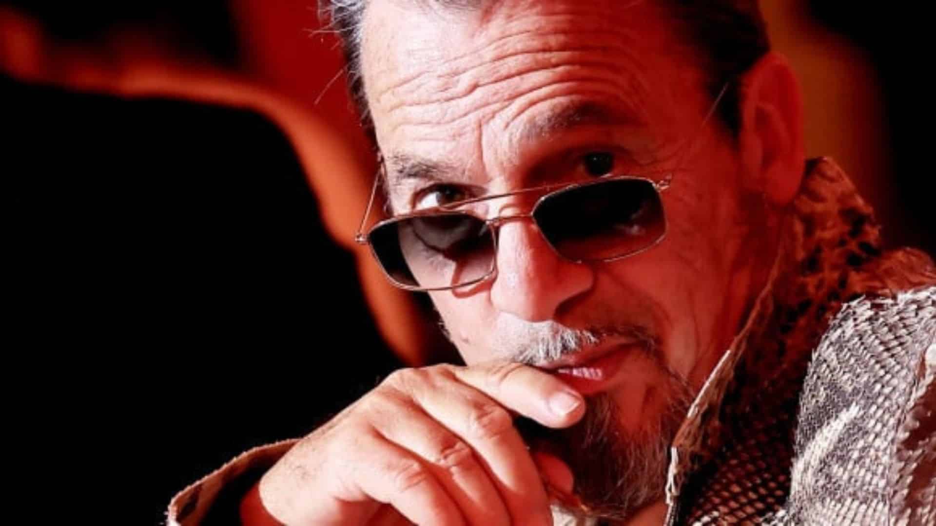 Florent Pagny : le chanteur atteint du cancer explique pourquoi il peut porter du python ou du croco