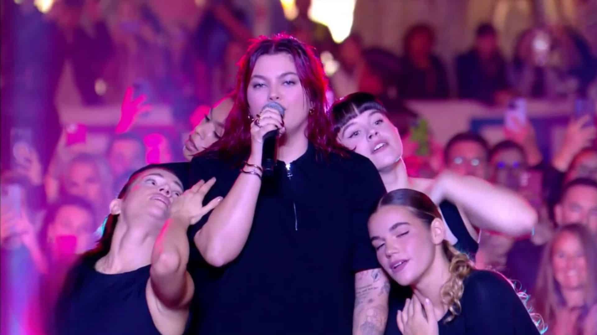 Louane : sa prestation en playback aux NMA 2024 ? Elle met les choses au clair 