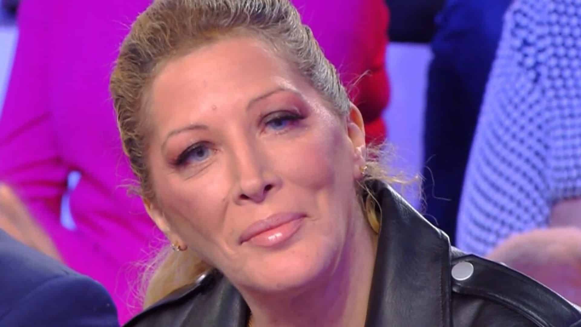 Loana : elle décrit sa relation "difficile" avec sa fille Mindy, 20 ans