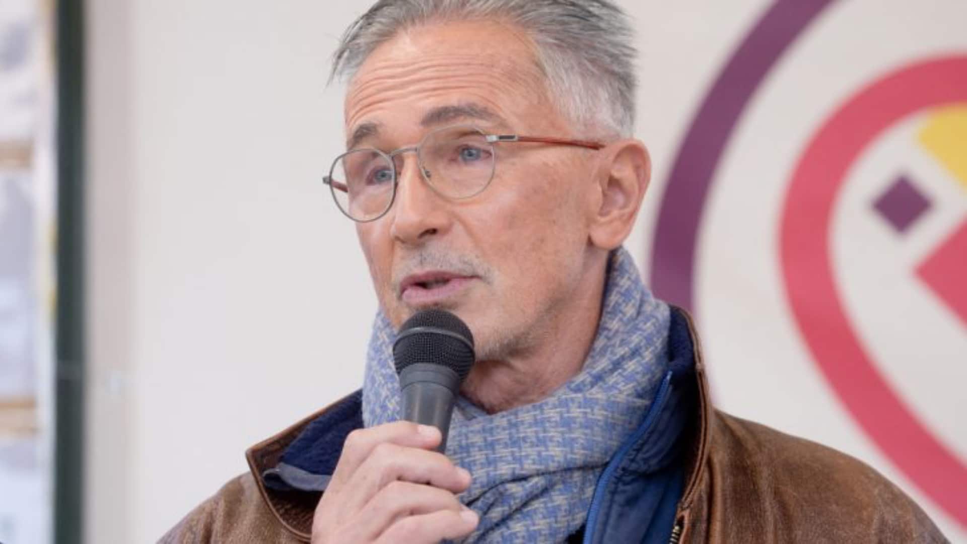 Thierry Lhermitte : il aborde la profonde dépression qu'il a traversée après une rupture amoureuse