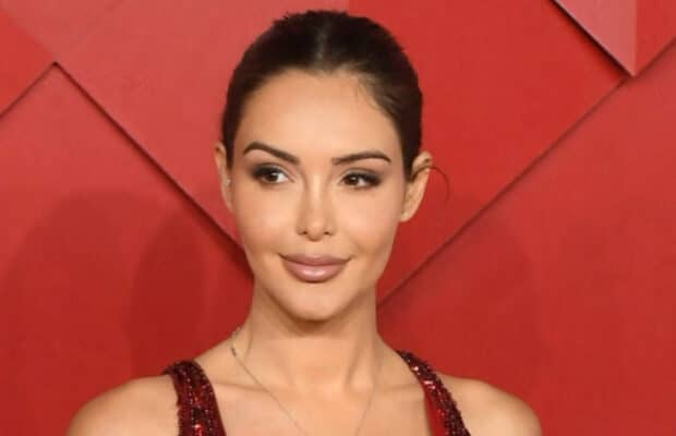 Nabilla : elle montre sa décoration de Noël, les internautes lui tombent dessus