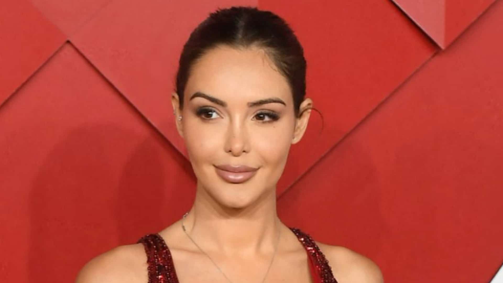 Nabilla : elle montre sa décoration de Noël, les internautes lui tombent dessus