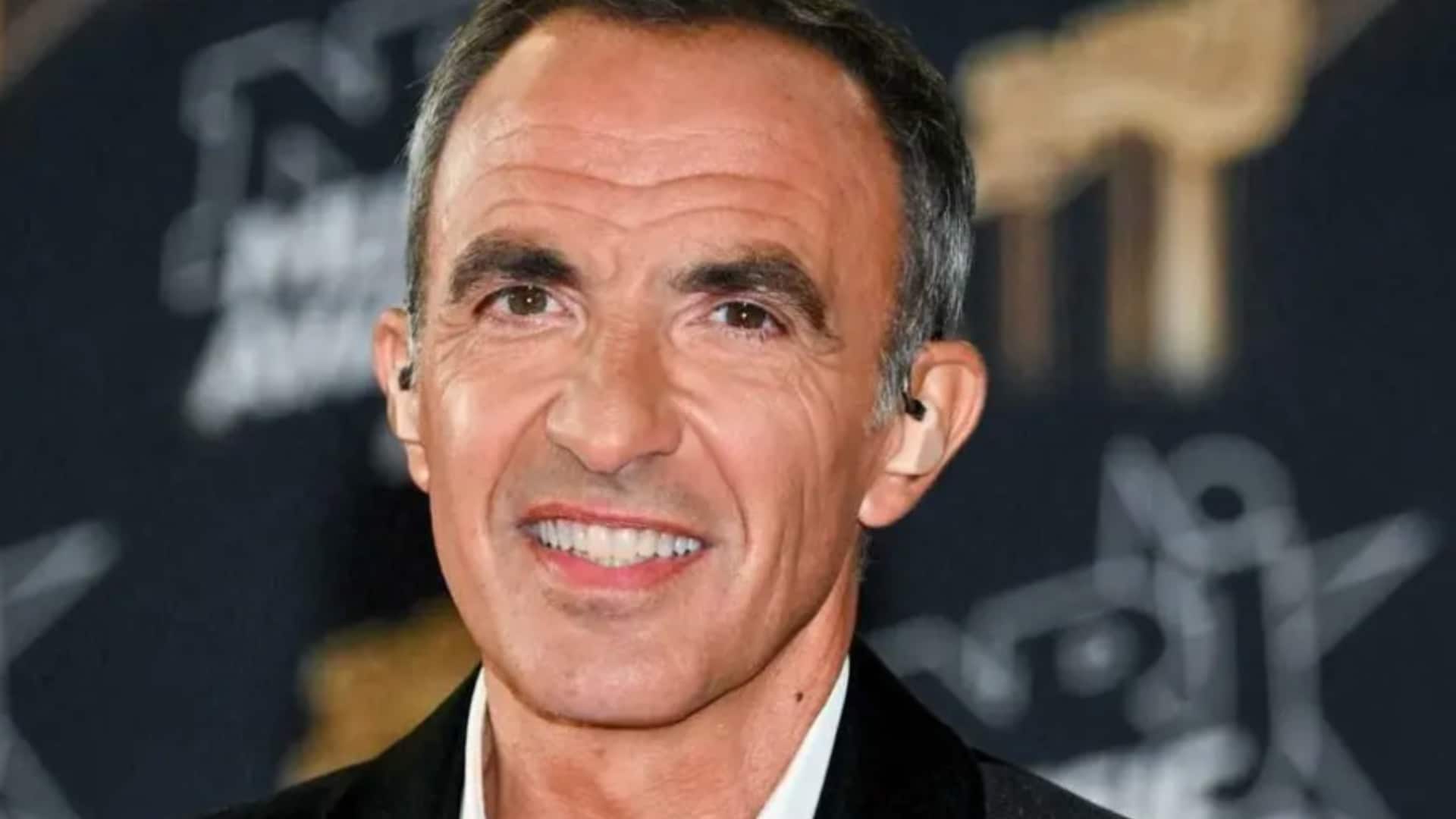 Nikos Aliagas : il fait une erreur en plein direct de la Star Academy