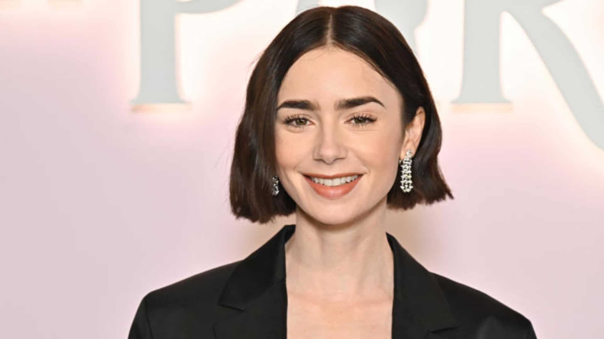 Lily Collins (Emily in Paris) : la star montre une photo de sa fille, née par mère porteuse