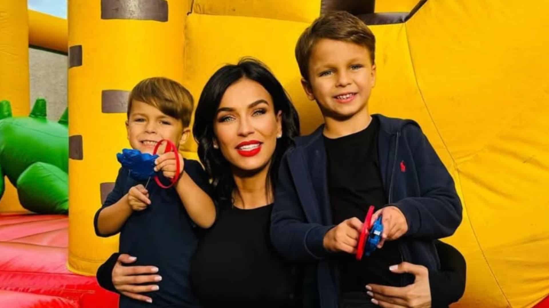 Julie Ricci : deux mois après leur déménagement à Malte, ses fils reviennent vivre avec elle